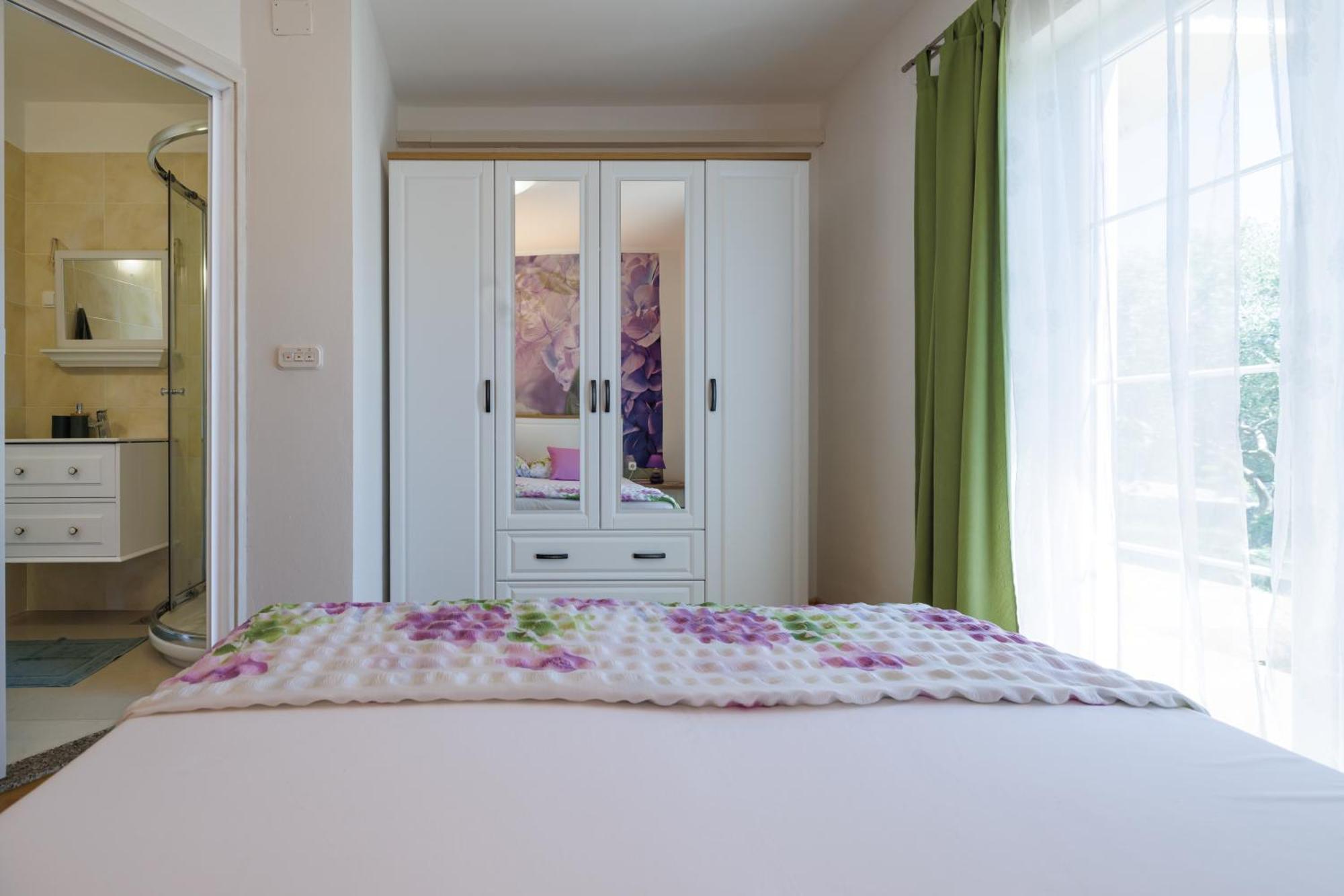 Apartmani Olea Krk Krk Town Exterior foto