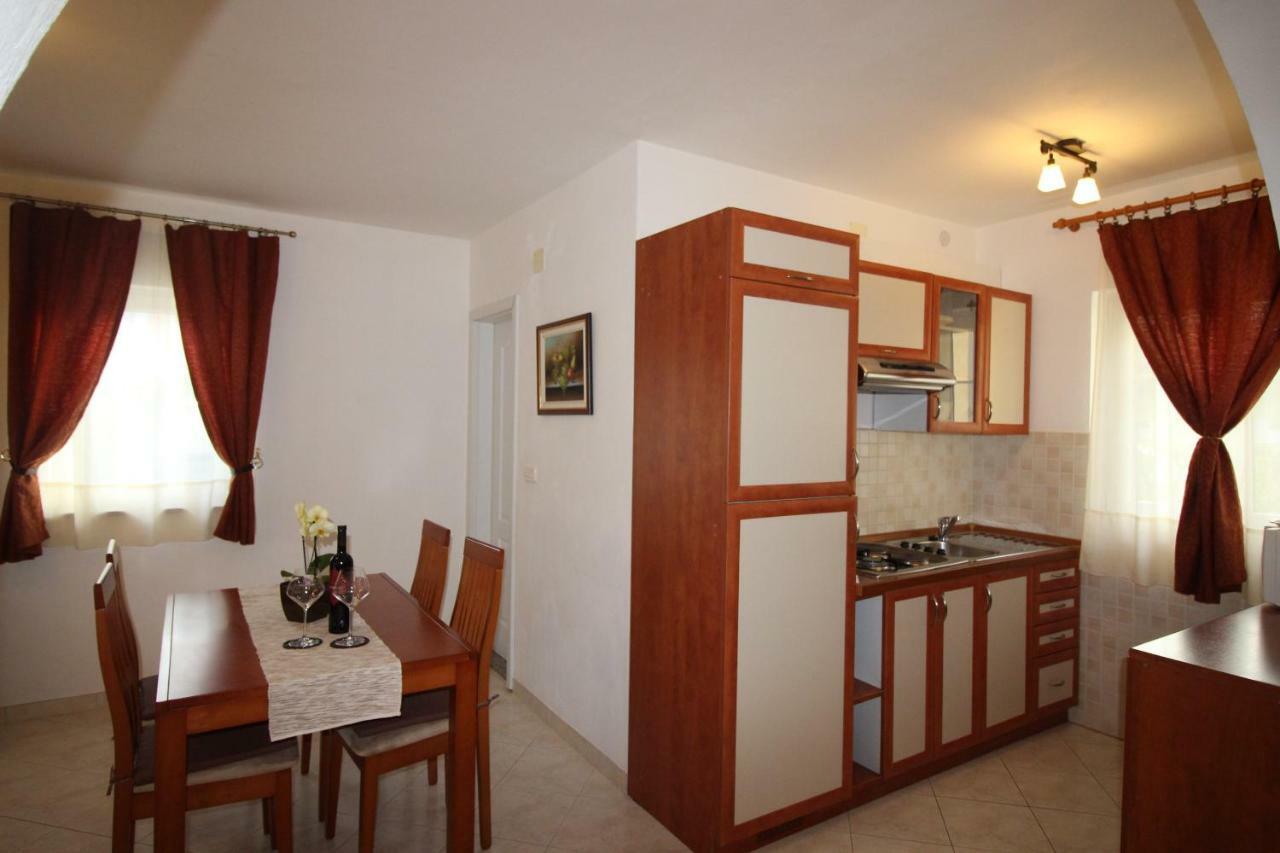 Apartmani Olea Krk Krk Town Exterior foto